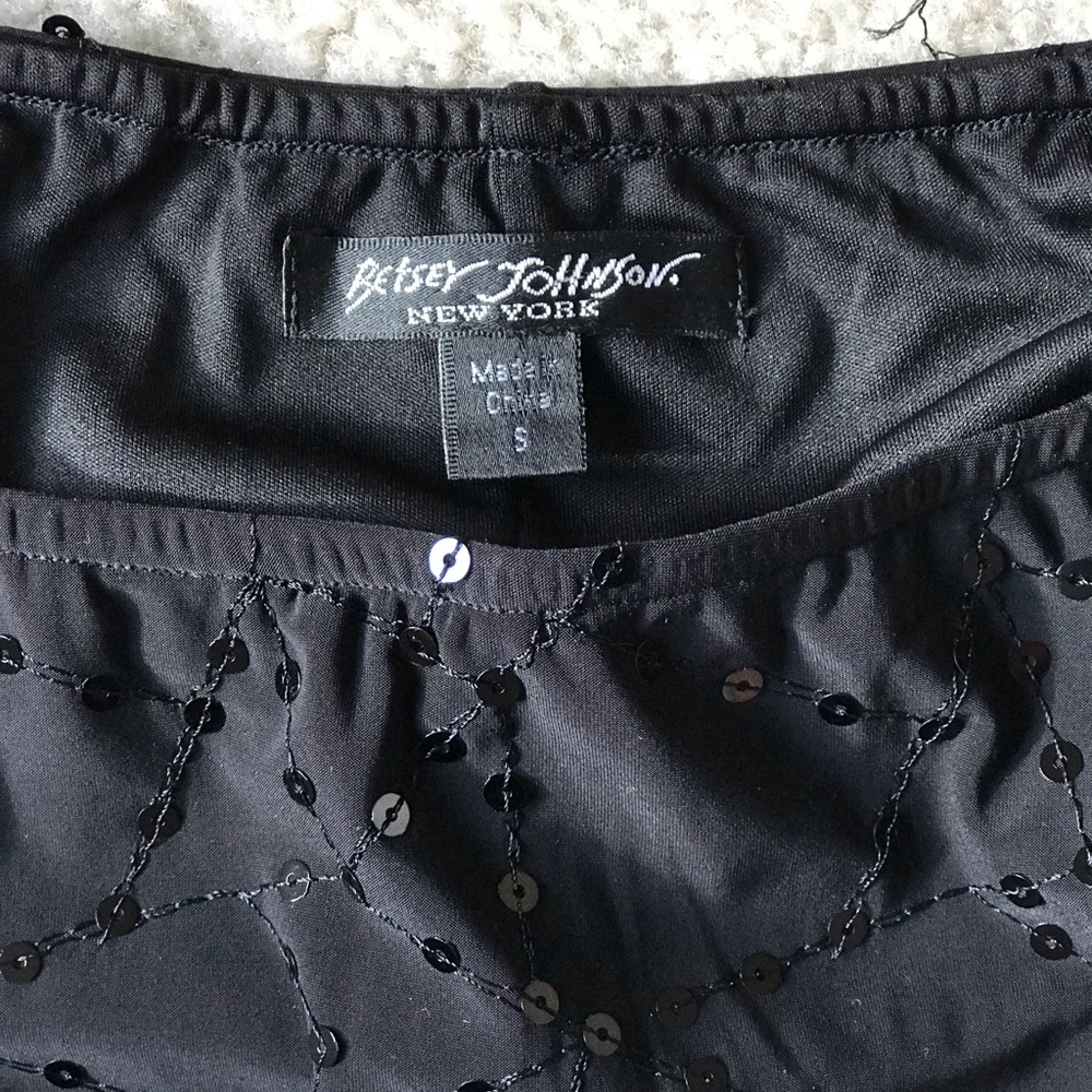 Shiny Black Sequence Skirt With Triangular Pleats. - image 3